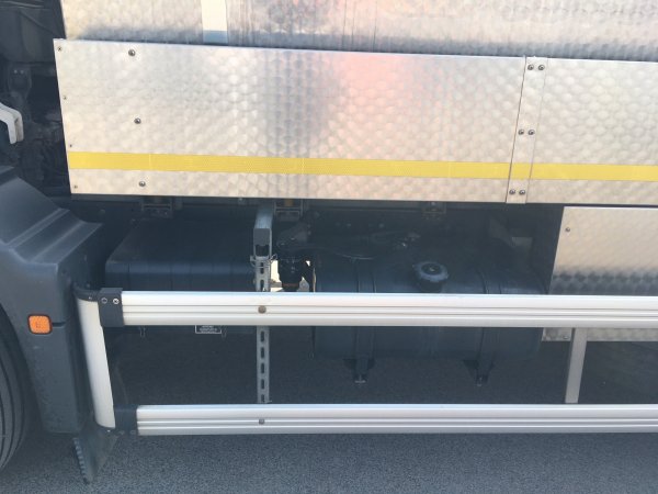 MAN TGM 18.290 cu cisterna de LAPTE