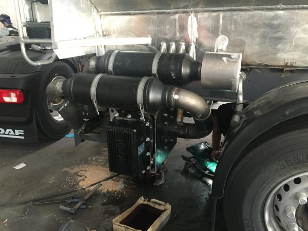 SEMIREMORCI CU DESCARCARE MIXTA (PNEUMATIC + SNEC)