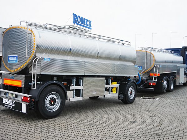 Remorci cisterna pentru transport lapte