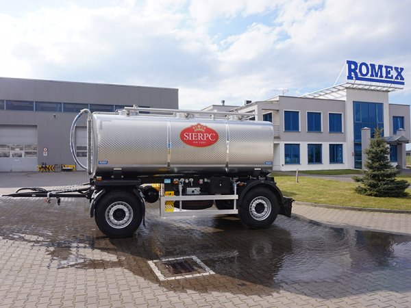 Remorci cisterna pentru transport lapte